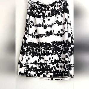 212 Collection Pull on Skirt Mid Length Black White